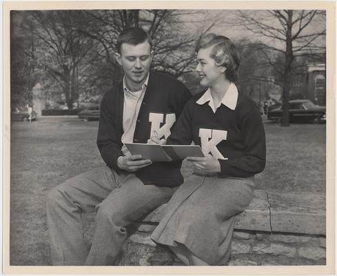 Bob Hardy and Joanne Shelton talk between classes; Photographer: Mack Hughes