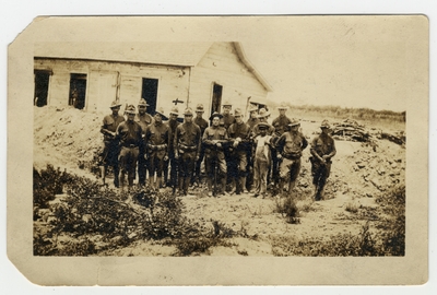 James Yates and other soldiers 50 yards from the Rio Grande River