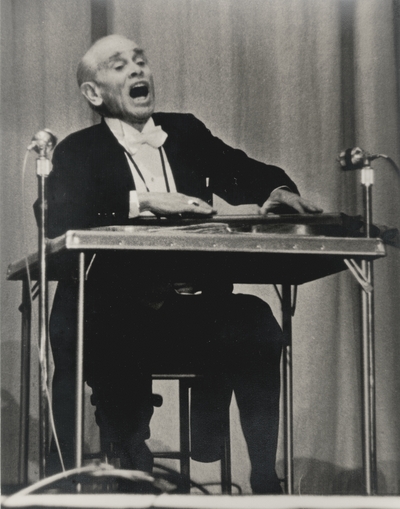 Performance by John Jacob Niles at Guignol Theatre, University of Kentucky; Lexington, KY; Larry Sherman