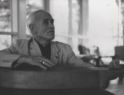 John Jacob Niles with dulcimer at Boot Hill Farm; Van Coke