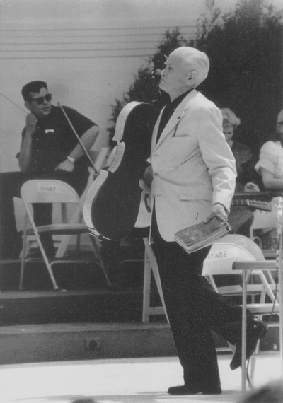 Performance by John Jacob Niles at Outdoor Folk Festival; Cincinnati, Ohio; Grauman Marks