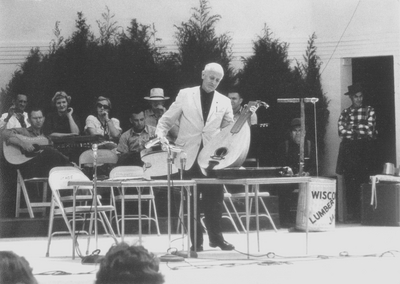 Performance by John Jacob Niles at Outdoor Folk Festival; Cincinnati, Ohio; Grauman Marks