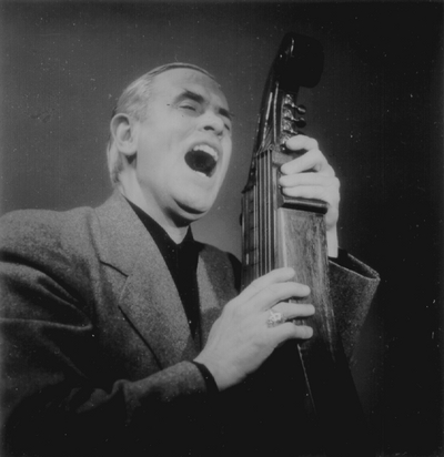 John Jacob Niles posed with dulcimer