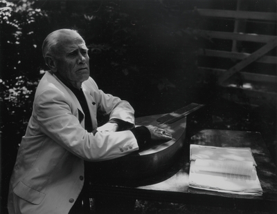 John Jacob Niles with dulcimer; Boot Hill Farm; Jack Cobb