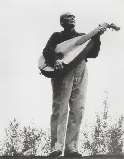 John Jacob Niles with dulcimer; Boot Hill Farm; Jack Cobb