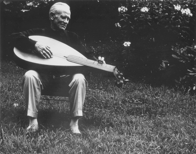 John Jacob Niles with dulcimer, Boot Hill Farm; Jack Cobb