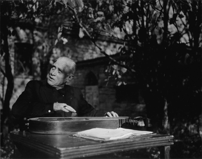 John Jacob Niles with dulcimer, Boot Hill Farm; Jack Cobb; Lexington, KY