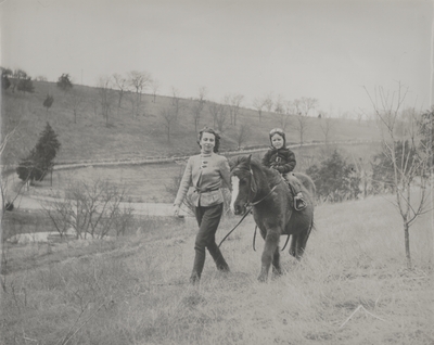 John Jacob Niles, Rena and Tom Niles; Boot Hill Farm; 