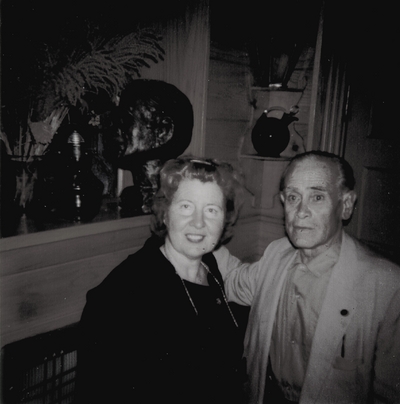 Margaret Sanders Hunegart (Colonel Harland Sanders' daughter) with John Jacob Niles; Boot Hill Farm