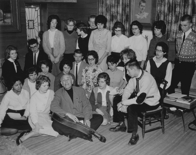 John Jacob Niles with students from Flemingsburg, KY; Boot Hill Farm; Jack Cobb