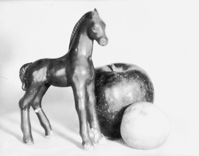 Plaster horse and apples; John Jacob Niles
