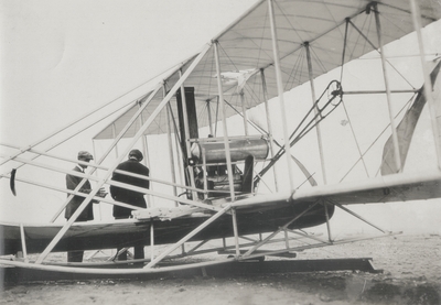 Wright's cylinder head blew off and punctured machine before second flight, October 5th