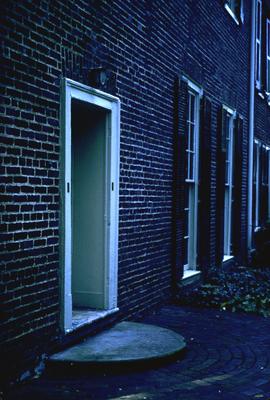 John Wesley Hunt House (Hunt - Morgan House) - Note on slide: North stairhall door