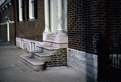 John Wesley Hunt House (Hunt - Morgan House) - Note on slide: Steps of Second Street doorway