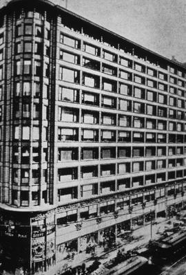 Carson, Pirie, Scott and Company Building - Note on slide: Gideon / Space, Time and Architecture