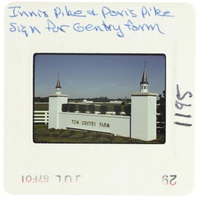 Innis Pike and Paris Pike Sign for Gentry Farm