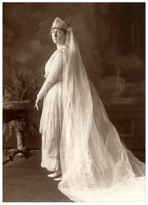 Margaret Wickliffe Preston (1885-1964) in her wedding dress