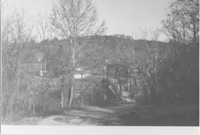 Series S- S10: Glensboro (Ky.), bridge and houses