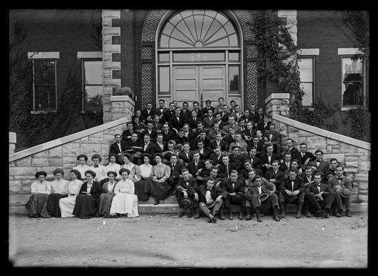 Junior class 1908-1909