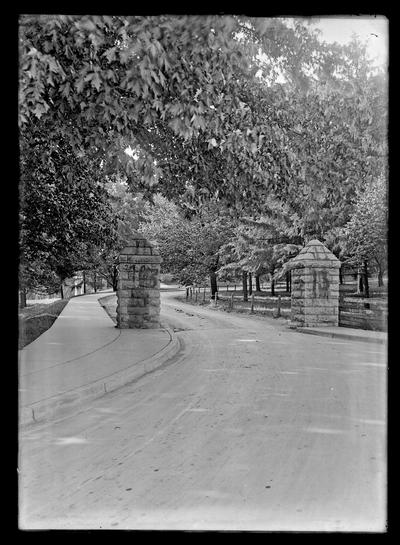 Entrance to University of Kentucky, stone pillars