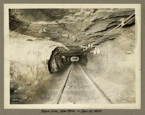 Title handwritten on photograph mounting: Main Line in No. 206 Mine