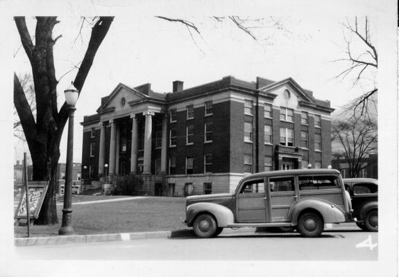 Pineville Courthouse, 1941