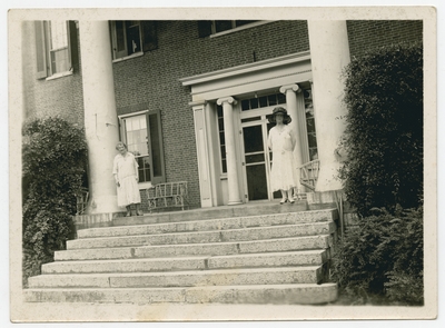 Katherine and Elodie Helm,                                  Miss Dee and Miss Kate (verso)