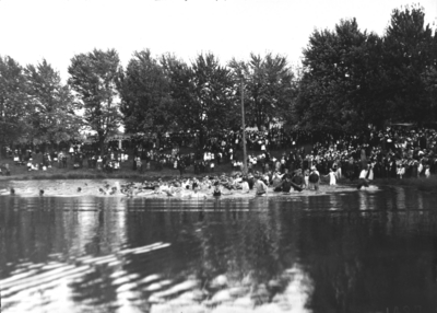 Student Tug-of-War at Clifton Pond