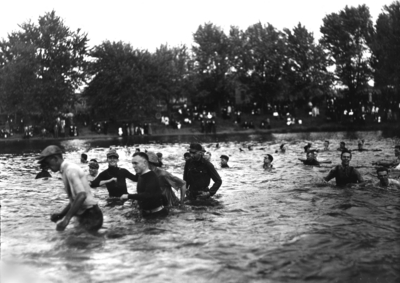 Student Tug-of-War at Clifton Pond