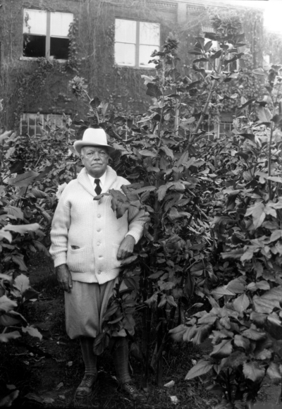 Dean F. Paul Anderson, Dean of Engineering, in Dahlia garden