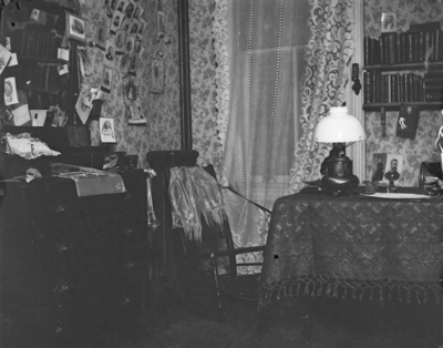 interior of a room, possibly a dorm room in Patterson Hall