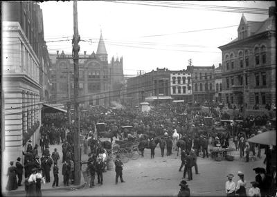 Court Day; scene of crowd on Cheapside,                          Cheapside // County Court Day // Oct 1905 handwritten on envelope