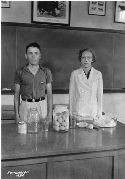 Students with cooking materials, Edmonson County, 1936