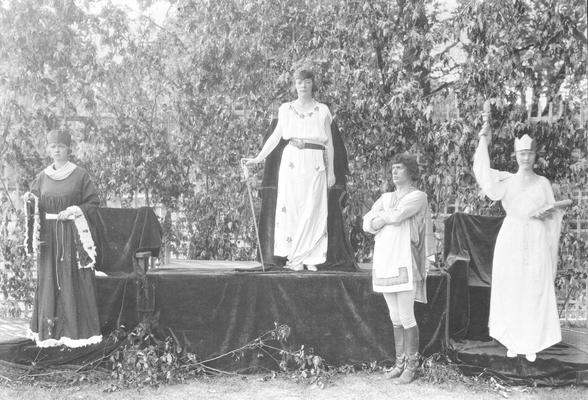 May 29, 1919, Actors in costumes