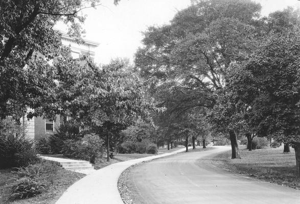 Administration unpaved drive, Frazee Hall, circa 1908