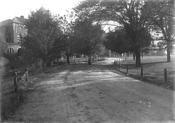 Administration unpaved drive, Barker Hall / Buell Armory, circa 1908