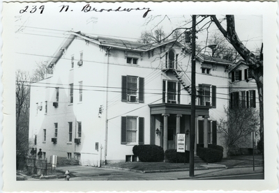 239 North Broadway, left side view. Built for Thomas K. Layton in 1839 then purchased by Allen H. Clark in 1842, then Robert B. Hamilton in 1852