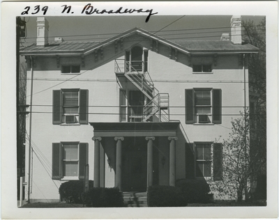 239 North Broadway, close front view. Built for Thomas K. Layton in 1839 then purchased by Allen H. Clark in 1842, then Robert B. Hamilton in 1852