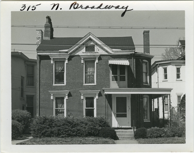 315 North Broadway, close front view. Built by John Holmes for Josiah Ennis about 1838