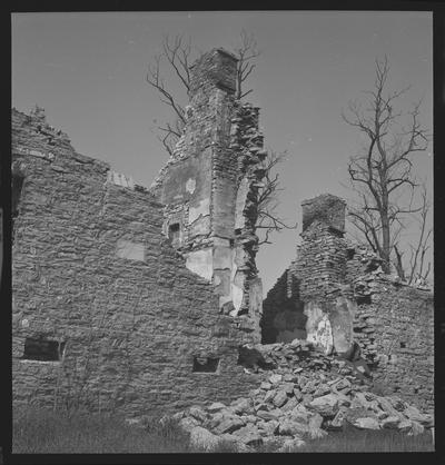 Ruins of stone house at Keene, Kentucky in Jessamine County