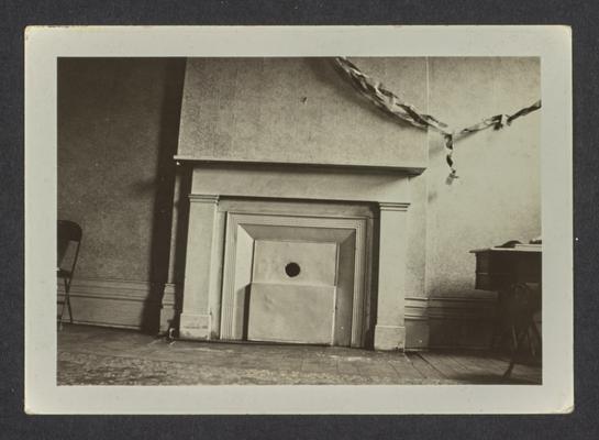 Front east parlor at the Francis Key Hunt House