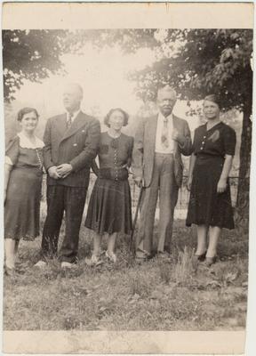 Group picture at Homecoming, August 13, 1961. Includes Nevada Nickell Hughes, Dennie Nickell, Golden Nickell Hughes, Dr. A.C. Nickell and Frances Nickell Chambers