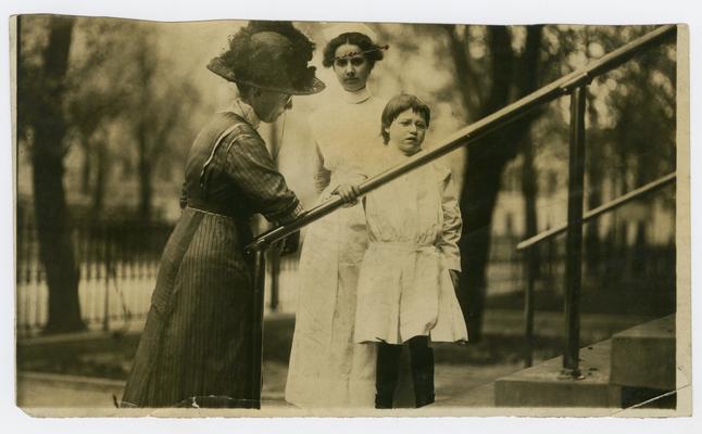 Patient, female, unknown About 1914, a dreadful case of the damage of tracoma