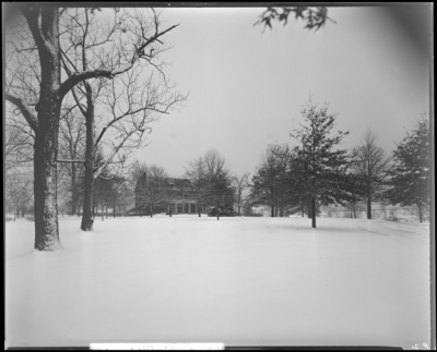 Dr. Sprague, home of G.P. Spague (1600 Richmond Road); exterior                             view of house and grounds