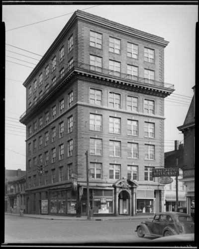 McClelland Building, 163 West Short; exterior; Wallace's                             Restaurant (124 North Upper); Curry's Pharmacy (Drug Store) (167                             West Short); photographs requested by Central Exchange Bank