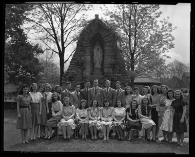 St. Catherine's Academy (Sisters of Charity of Nazareth),                             240 North Limestone; group